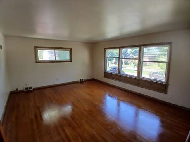 property at 4421 N 76th St
