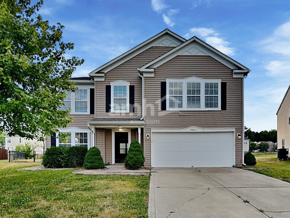 10621 Inspiration Dr in Indianapolis, IN - Building Photo