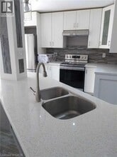 2502 Postmaster Dr in Oakville, ON - Building Photo - Building Photo