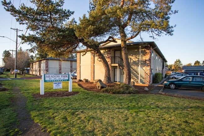 17027 SE Powell Blvd in Portland, OR - Building Photo - Building Photo