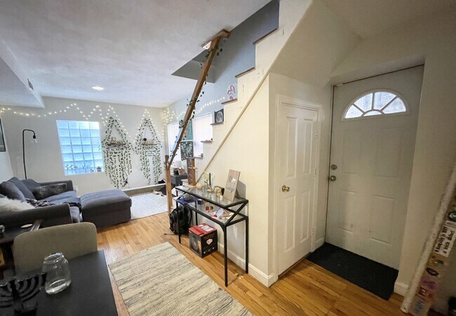 59 Hemenway St, Unit 1 in Boston, MA - Foto de edificio - Building Photo