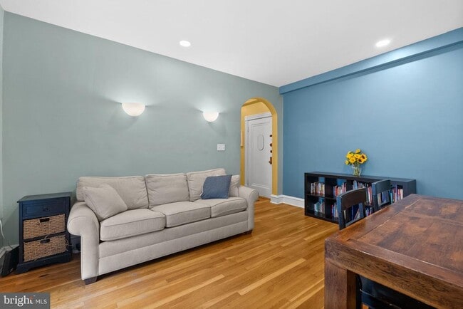 5112 Connecticut Ave NW in Washington, DC - Building Photo - Building Photo