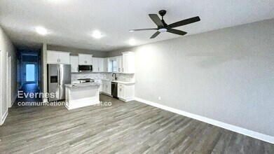 1103 S Pearl St in Independence, MO - Building Photo - Building Photo