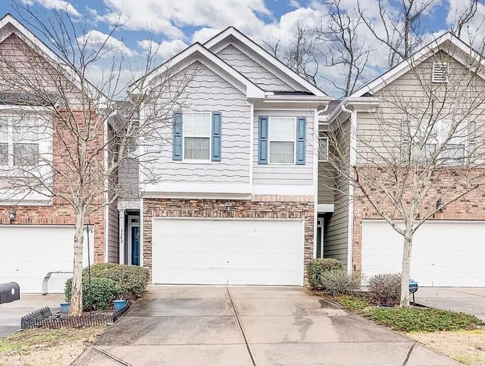 3362 Sable Elm Ct in Atlanta, GA - Building Photo