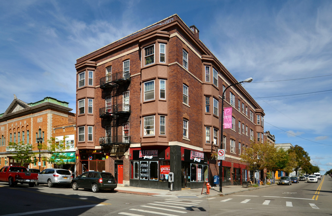 The Surrey Apartments in Buffalo, NY - Foto de edificio