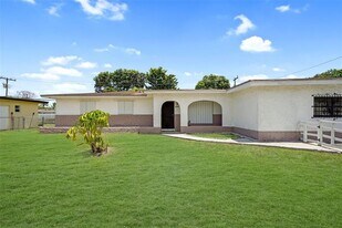 4260 NW 173rd Dr in Miami Gardens, FL - Building Photo