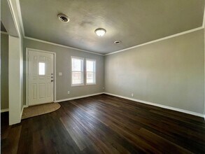 525 W Scurry St in Slaton, TX - Building Photo - Building Photo