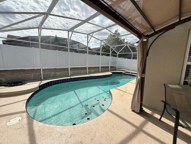 8820 Tottenham Way in Kissimmee, FL - Building Photo - Building Photo