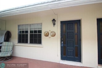 4649 Bougainvilla Dr, Unit 2 in Lauderdale-by-the-Sea, FL - Building Photo - Building Photo