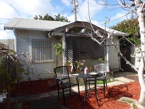 643 N Serrano Ave in Los Angeles, CA - Foto de edificio - Building Photo