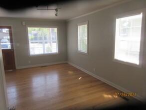 534 NW 18th St in Corvallis, OR - Foto de edificio - Building Photo