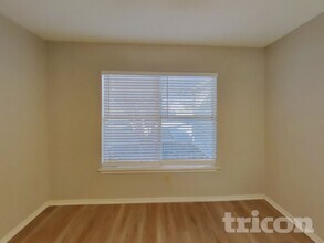 8230 Longhorn Ridge Dr in Converse, TX - Foto de edificio - Building Photo