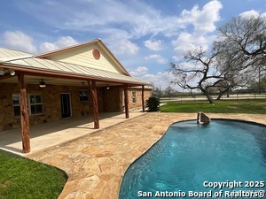 9365 Hildebrandt in San Antonio, TX - Building Photo