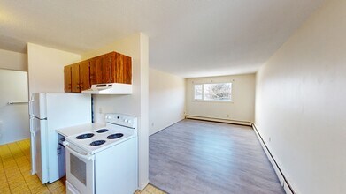 9656 Hillcrest Dr in Grande Prairie, AB - Building Photo - Building Photo