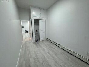 102-01 Northern Blvd in Queens, NY - Building Photo - Building Photo