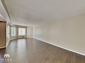 2530 15th Ave W in Seattle, WA - Foto de edificio - Building Photo