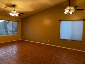 4654 S Louie Lamour Dr in Gold Canyon, AZ - Foto de edificio - Building Photo