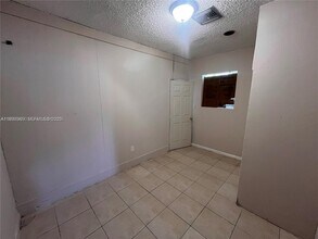 1330 NE 212th Terrace in Miami, FL - Building Photo - Building Photo