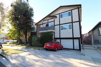 313 E Providencia Ave in Burbank, CA - Building Photo - Other