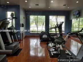 2103 Renaissance Blvd in Miramar, FL - Foto de edificio - Building Photo