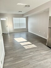 Flax Meadow Townhomes in Highland, IL - Foto de edificio - Building Photo