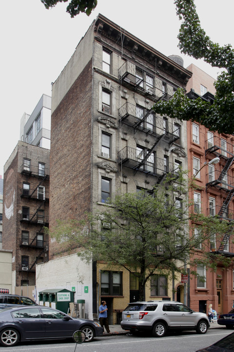 453 W 36th St in New York, NY - Building Photo