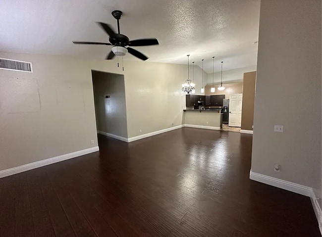 2153 Jasper Bluff St, Unit 203 in Las Vegas, NV - Foto de edificio - Building Photo