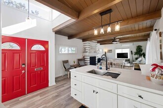 519 30th St in Hermosa Beach, CA - Foto de edificio - Building Photo