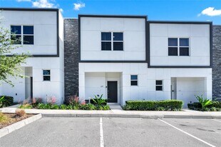 637 Trikomo Drive in Davenport, FL - Building Photo