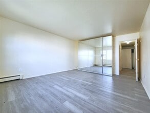 61-33-61165 165th St in Queens, NY - Foto de edificio - Building Photo