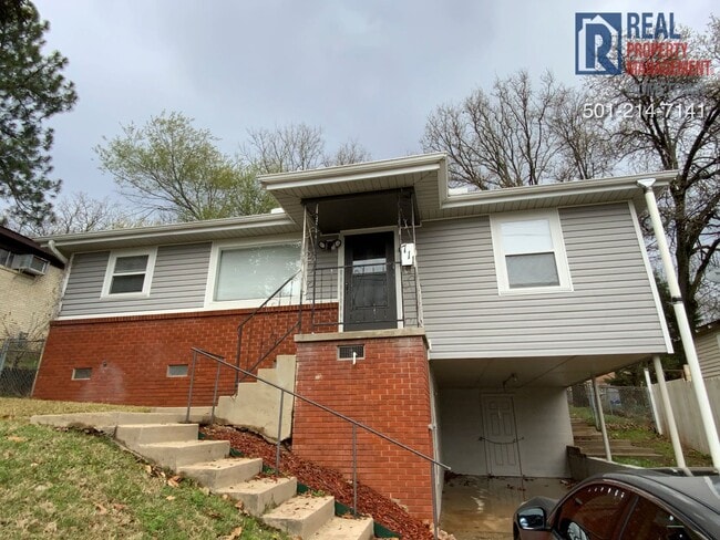 711 W 54th St in North Little Rock, AR - Building Photo - Building Photo