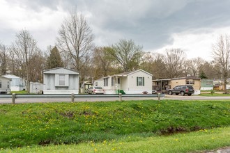 West Park Mobile Homes Estates in Ravenna, OH - Building Photo - Building Photo