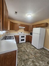 7106 Windsong Way in Wingate, NC - Foto de edificio - Building Photo