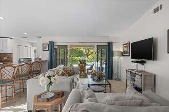 2458 Vista Del Prado Dr in Wellington, FL - Building Photo - Building Photo