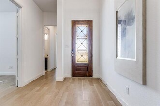 8221 Legacy Oak Dr in McKinney, TX - Building Photo - Building Photo