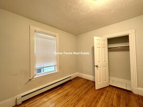 22 Howell St, Unit 1 in Boston, MA - Building Photo - Building Photo