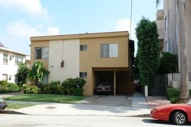 14275 Dickens St in Sherman Oaks, CA - Building Photo - Building Photo