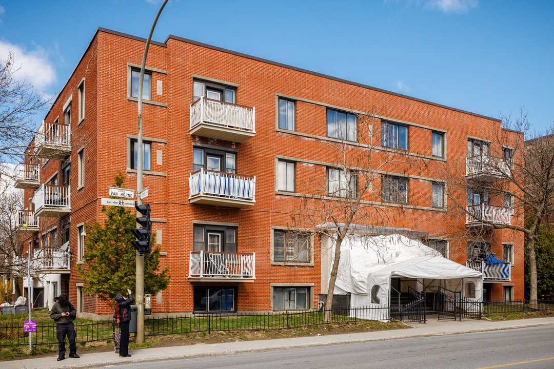 3325 Van Horne Av in Montréal, QC - Building Photo