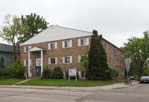 800 University Ave of Marcy Holmes Apartments