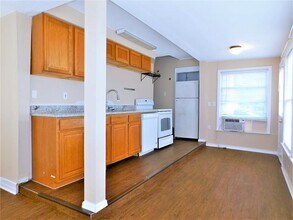 216 Maple St in Denton, TX - Building Photo - Building Photo