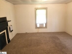 807 W Hampton St in Laurens, SC - Building Photo - Building Photo