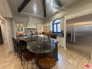 458 Flores St in Los Angeles, CA - Building Photo - Building Photo