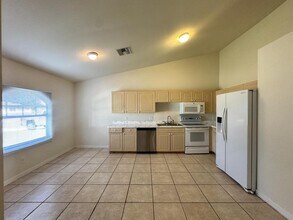 104 Gordon Ave S in Lehigh Acres, FL - Building Photo - Building Photo