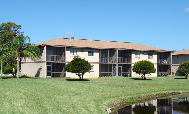 1806 University Ln in Cocoa, FL - Foto de edificio - Building Photo