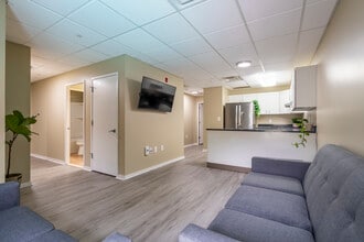 University Towers - UofM Student Housing in Ann Arbor, MI - Foto de edificio - Interior Photo