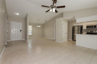 5525 Southgrove Ct in Lakeland, FL - Building Photo - Building Photo