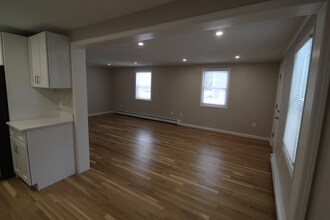 63 Newton St, Unit 3 in Somerville, MA - Foto de edificio - Building Photo