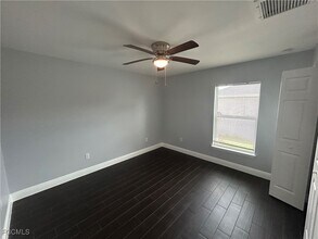 1257 Columbus Blvd in Ft. Myers, FL - Building Photo - Building Photo