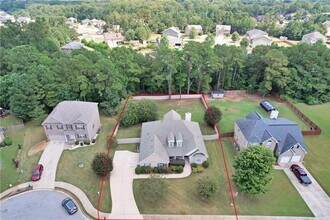 1141 Carillon Dr SE in Conyers, GA - Building Photo - Building Photo