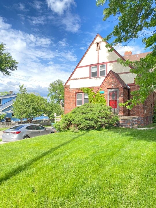 1111 N 50th St in Omaha, NE - Building Photo
